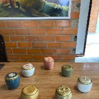 Urna em Cerâmica. pequena $ 150,00  -  urna de Cerâmica  grande $ 200,00